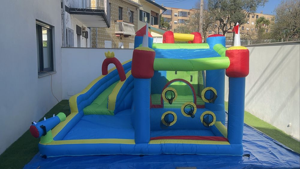 Aluguer de insuflavel festa crianças