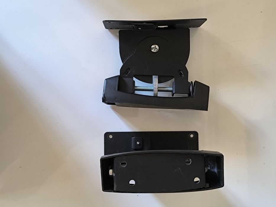 Крепление настенное полочных колонок