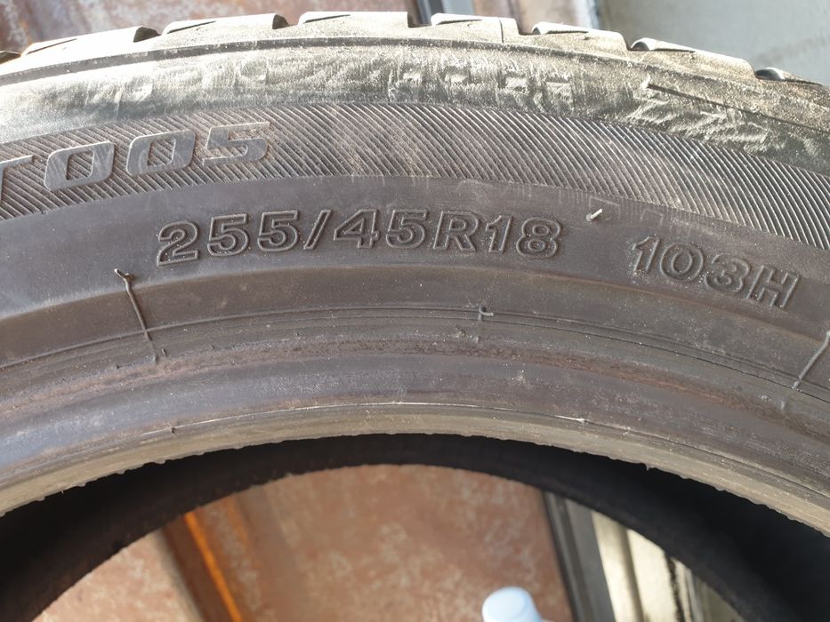 Opony letnie Bridgestone Turanza T005.  255/45R18.