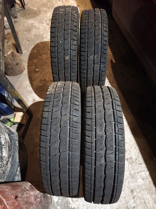 Все сезонная резина на микроавтобус Hankook 205-75 R 16 c