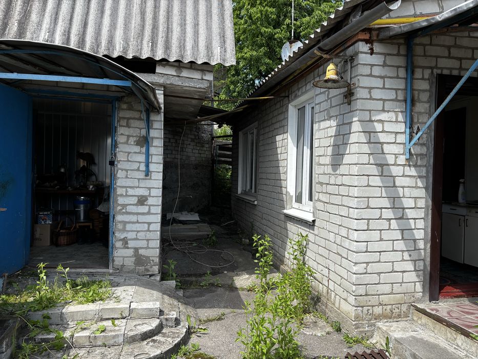 Продам полдома пл. 93м2 в центре пос. Хорошево (20 км от центра Харькова)