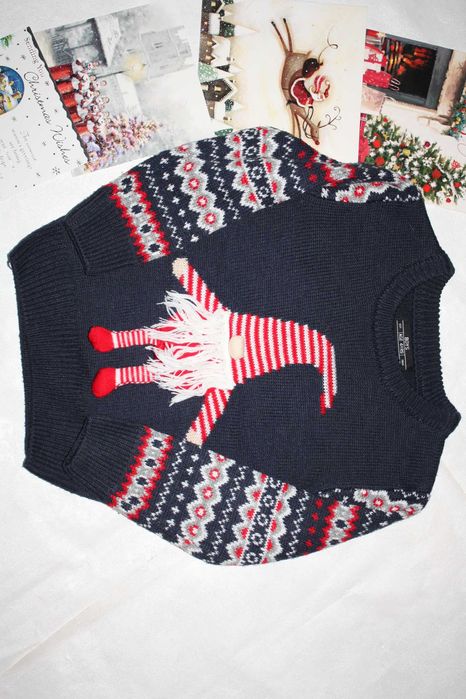 Новогодние свитера от 3 лет до 8лет,р-98-128 отличное состояние