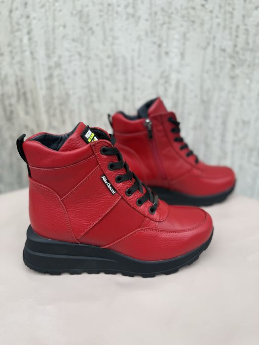 Чоботи жіночі шкіряні нові