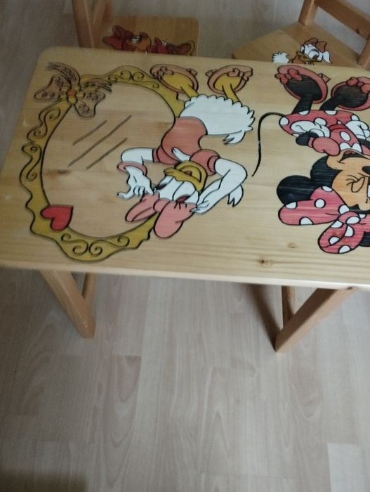 Stolik dziecięcy