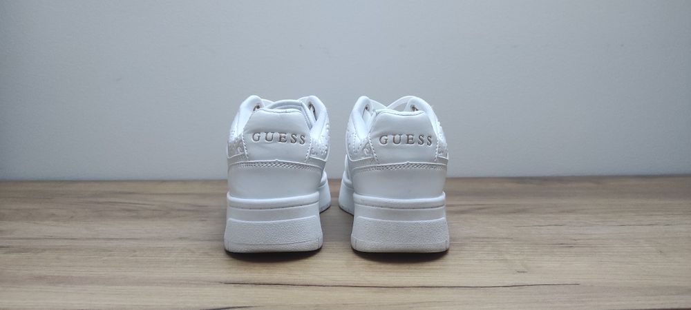 Guess 33 jak nowe