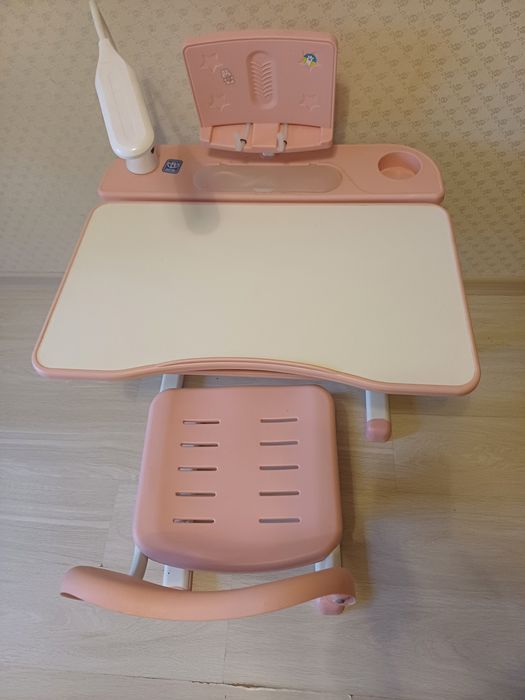 Стіл для школяра