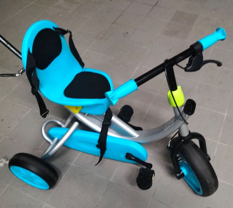 Triciclo altura ajustável com asa guia como novo