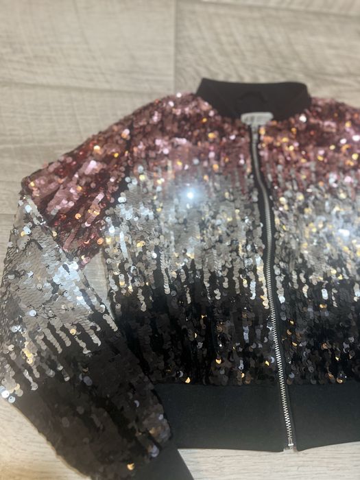 Кофта H&M з паєтками 146 р