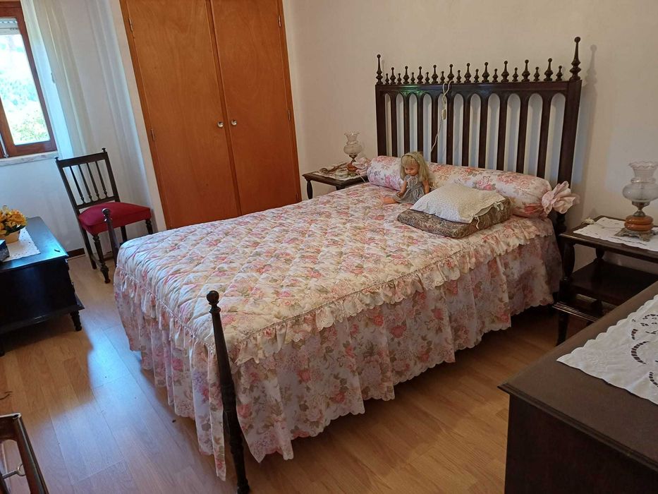 Mobília de quarto de casal estilo colonial