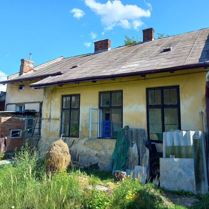 Продам чотирикімнатну квартиру м.Самбір