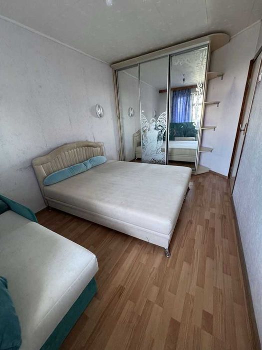 Здається 2х кімнатна квартира на вул. Академіка Янгеля, 8