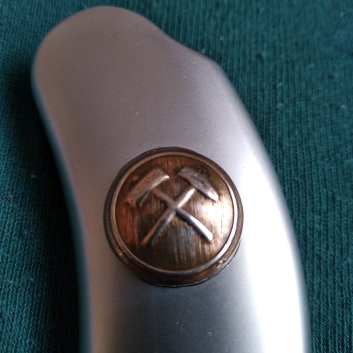 Etui na zapalniczkę typu BIC z godłem górniczym