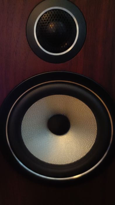 Colunas Bowers Wilkins B&W 706 S2 em estado novo