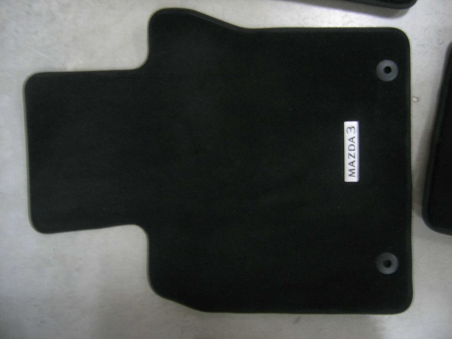 Dywaniki samochodowe Mazda 3 - oryginalne