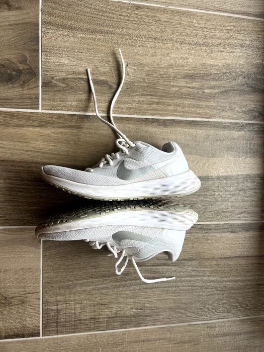 Sprzedam sneakersy Nike, rozmiar 38,5