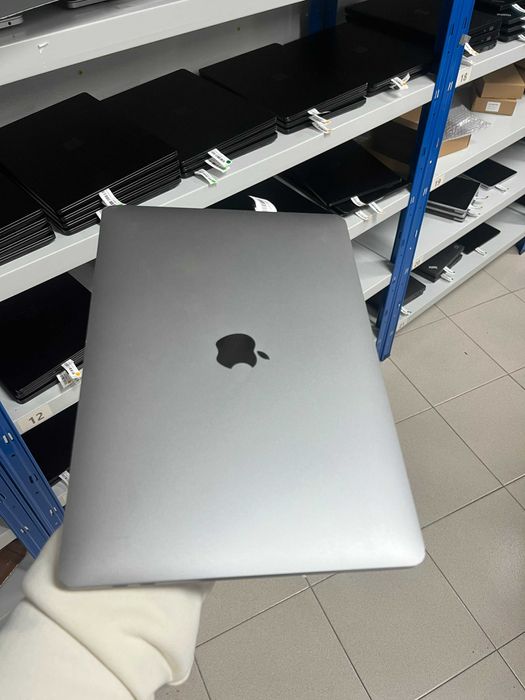 Apple MacBook Pro 13" 2018 i7 16GB 2TB SSD Retina