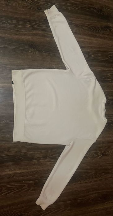 свитшот белый без принта