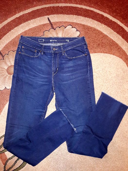 Levi's damskie spodnie jeansowe r. 30