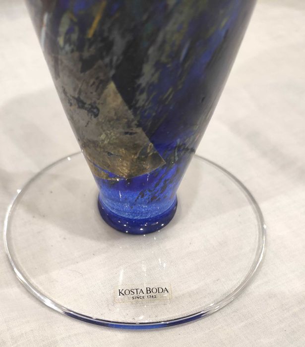 Vaso de vidro Kosta Boda #49250 I BERTIL VALLIEN I Assinado