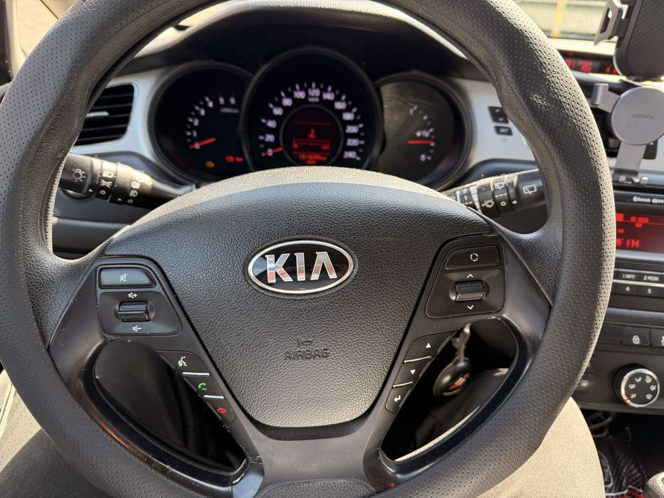 Kia Ceed 1,6 Crdi/128 kM