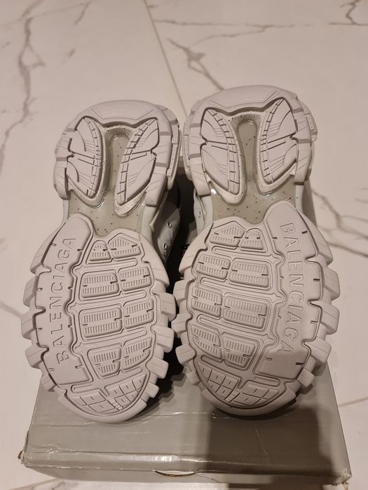 Balenciaga track