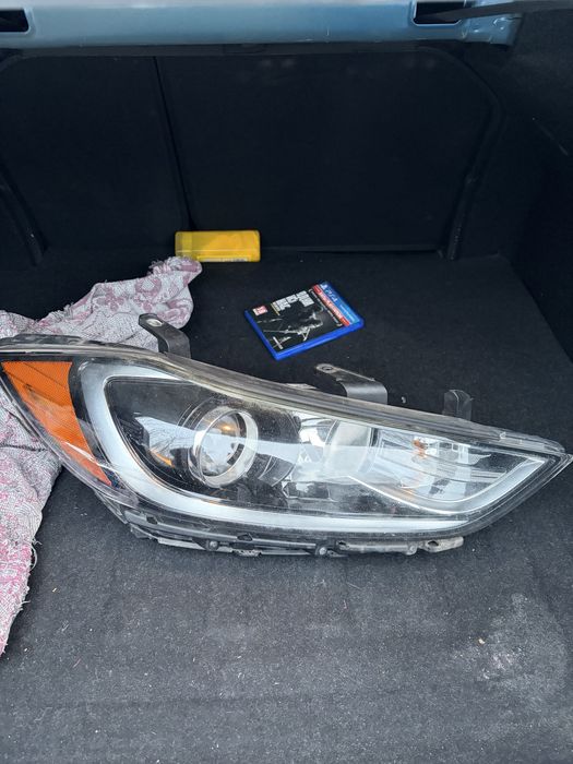 Фара права Hyundai Elantra 2017(дорест)