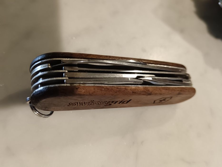 Victorinox Huntsman Wood