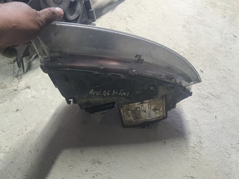 Фара Audi A4 B6 ліва 8e0941003aq xenon