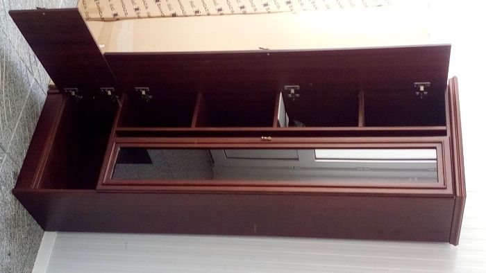 Móvel alto, em mogno - Quarto, escritório, sala ou hall de entrada?