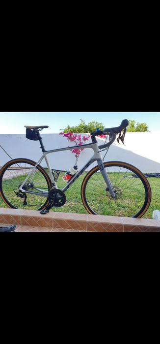 Bicicleta semi nova scott addict disc