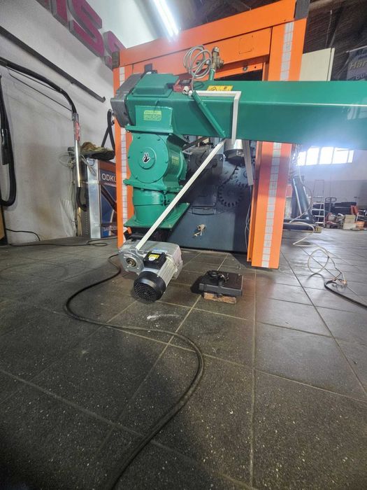 Piec na Trociny Zrębka Owies Pestka Wióra inne Biomasy Ruchomy Ruszt