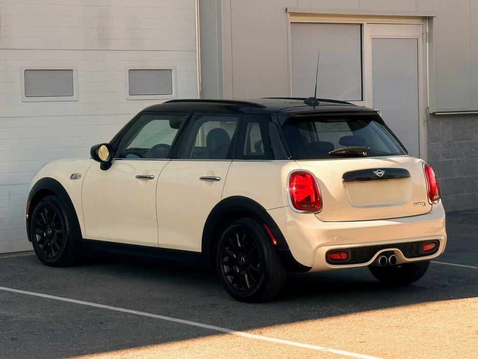 MINI Cooper      2021