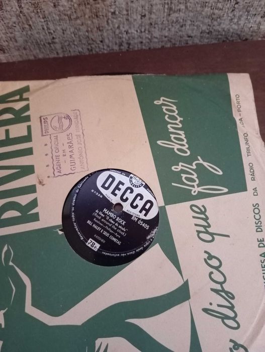 Vários discos de vinil antigos