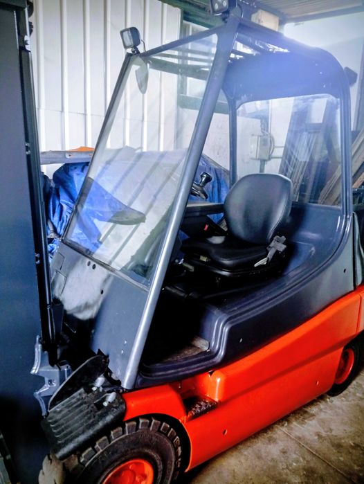Empilhador LINDE semi novo