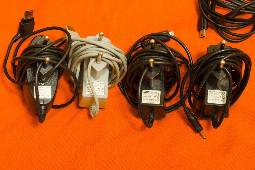Зарядка Nokia AC-3E 4E 6E 8E 11E 12E 15E Ericsson CST-13 60 75 Samsung