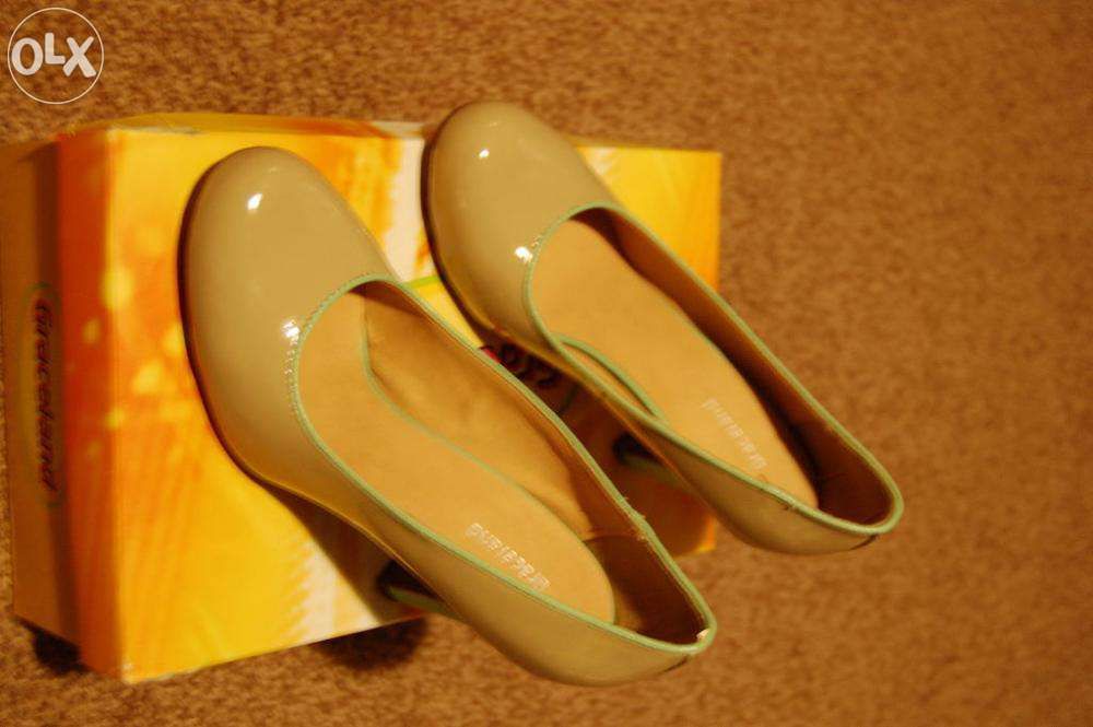 Czółenka lakierowane Graceland 36