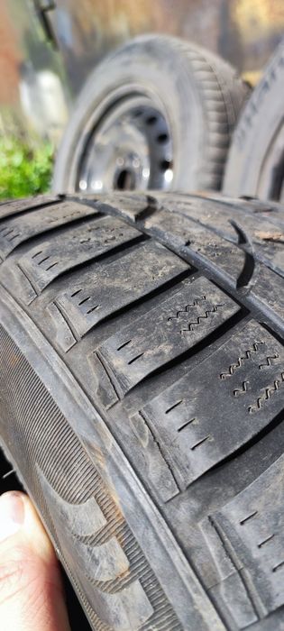 Продам зимнюю резину R16