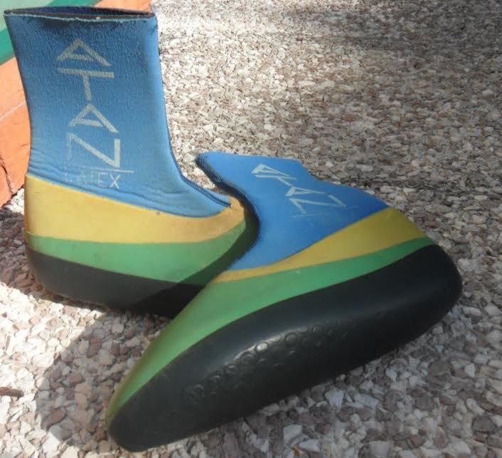 Calçado térmico para desportos náuticos