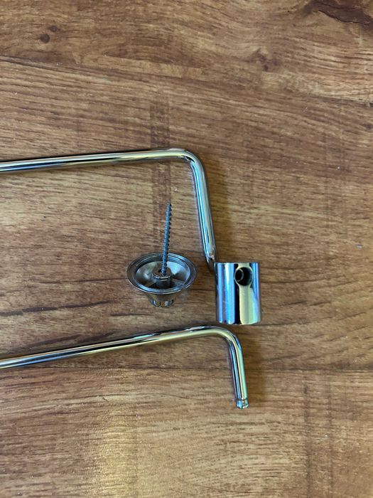 Wieszak podwójny na ręczniki do łazienki