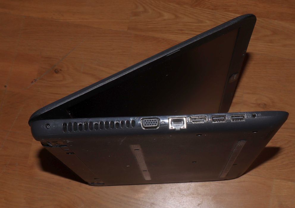 Laptop HP 250 G4 i3 4GB RAM Dysk SSD 128GB Win 10