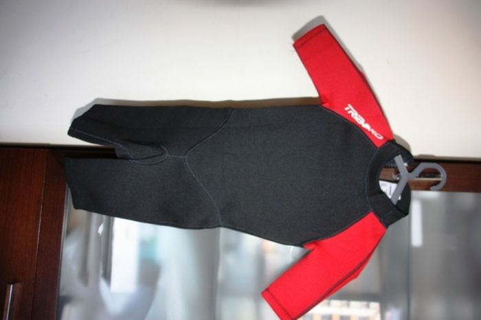 Fato de Surf Tribord vermelho e preto 6 anos tamanho 115-124 cm