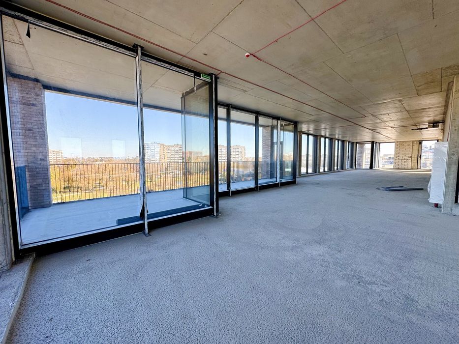 Офіси від 650 (м2) Біля Озера Преміум Рівня