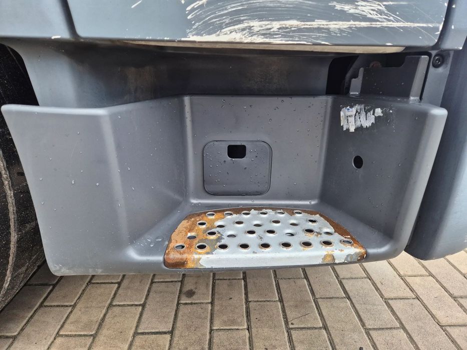 STOPIEŃ STOPNICA DOLNA PRAWA KASETA WNĘKA MAN TGX EURO 6