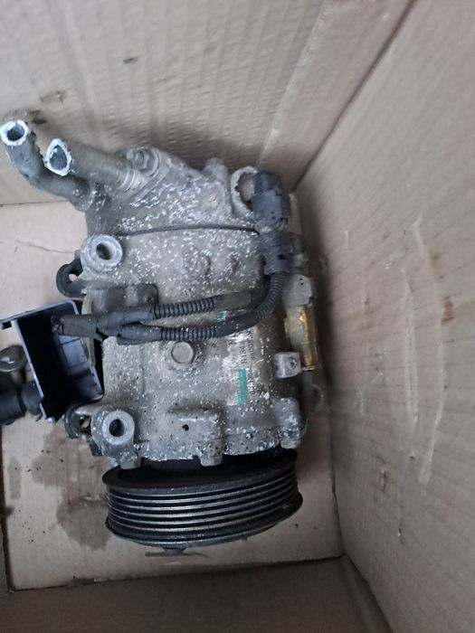 Бампер,капот,дзеркала Сітроєн Пікассо С4. 2013р.Перед комплектом.