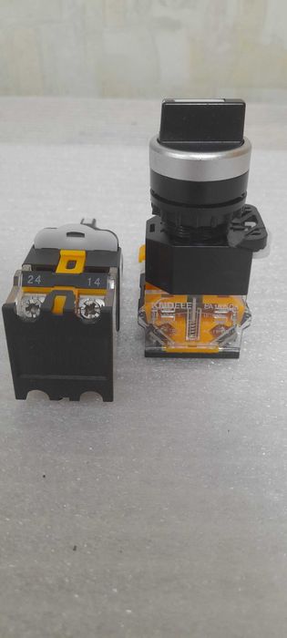 Кнопки пуск, стоп.