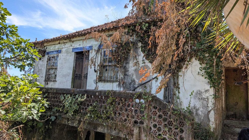 VENDO EM BALUGÃES casa rustica para recuperar