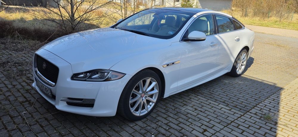 Jaguar xj 351 lift r sport.   Czesci do xj 351 lift silnik 306 PS  zde