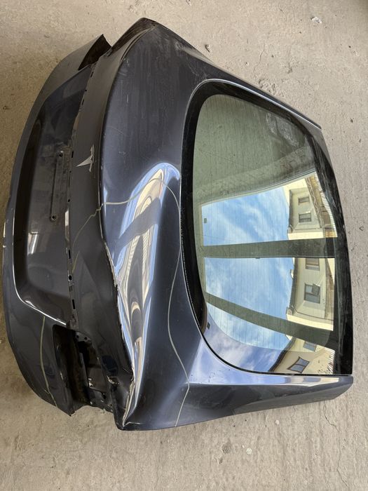 Ляда кришка багажника+скло Tesla S 2022