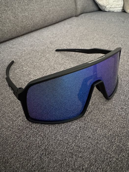 Okulary oakley.