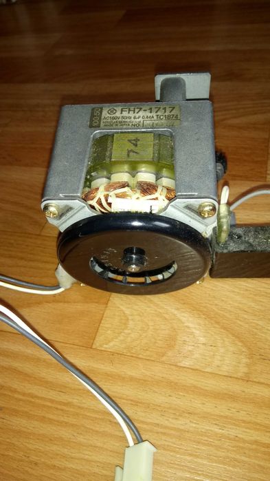 Електромотор японський з редуктором на 100 V